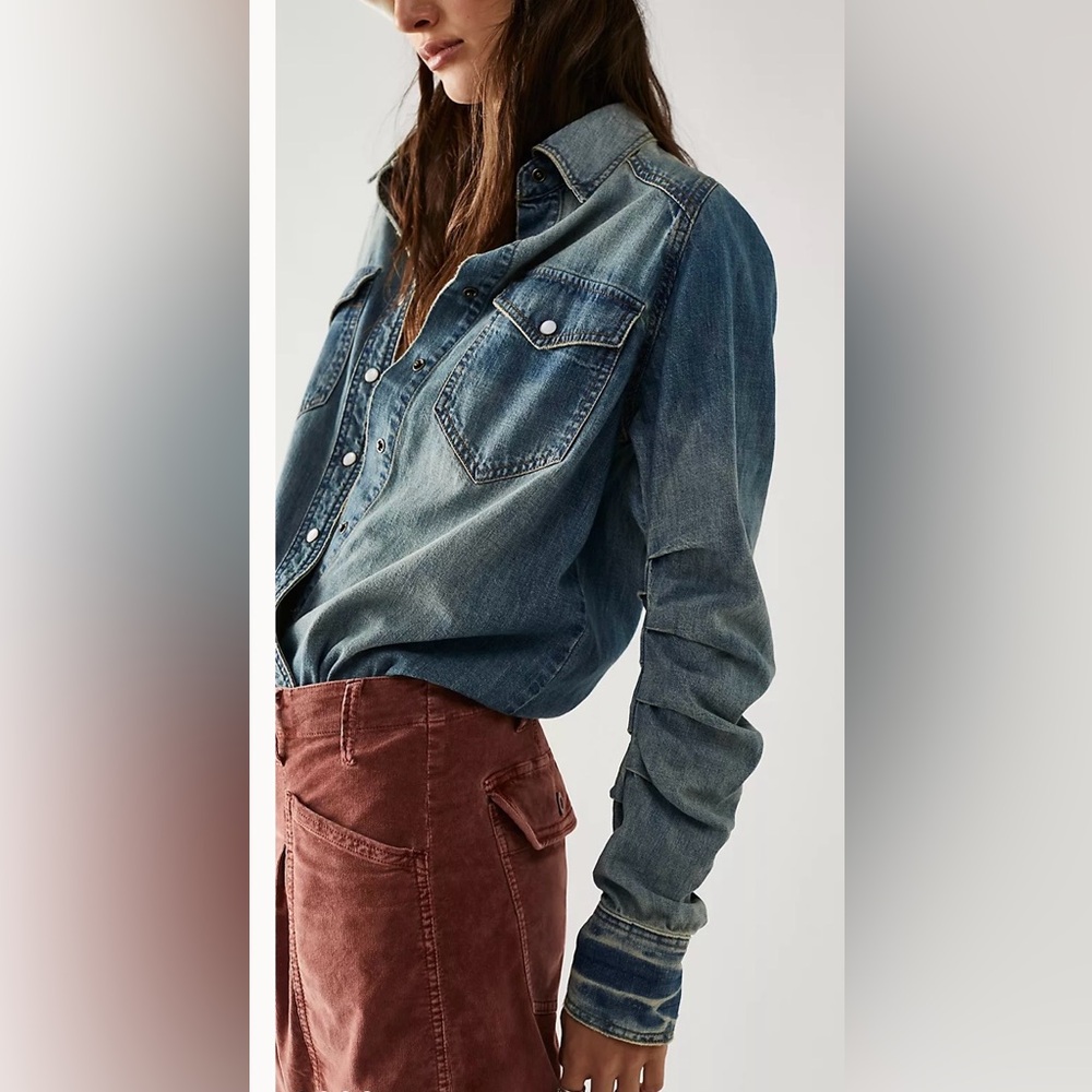 Free People Nikki Long Sleeve Snap Button Denim Shirt NWOT Size XS